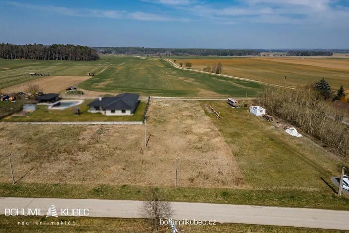 Prodej pozemku pro bydlení, Lišov, 1065 m2