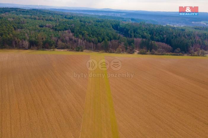 Prodej pole, Tlučná, 9418 m2