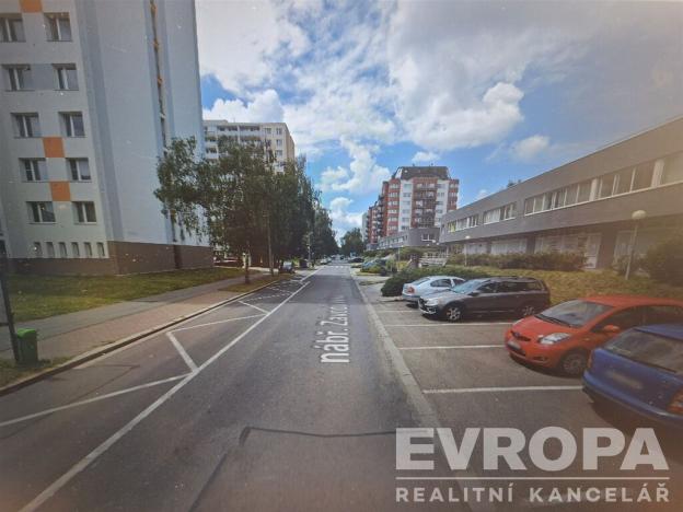 Pronájem garážového stání, Pardubice, nábřeží Závodu míru, 12 m2