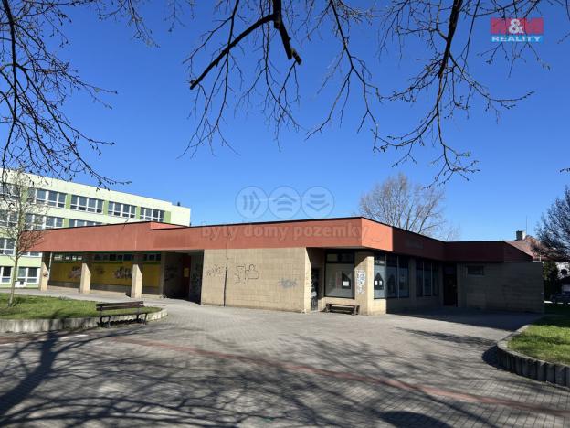 Prodej obchodního prostoru, Frýdek-Místek - Frýdek, Dobrovského, 1150 m2