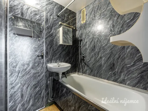 Pronájem bytu 3+1, Praha - Prosek, Litvínovská, 67 m2