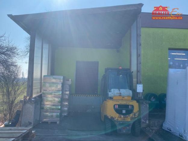 Prodej obchodního prostoru, Jaroměř - Jezbiny, Hradecká, 1437 m2