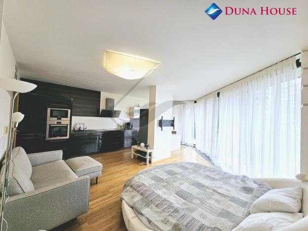 Prodej bytu 1+kk, Praha - Žižkov, Ke kapslovně, 64 m2