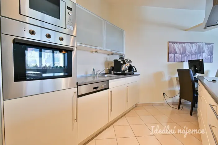 Pronájem bytu 3+kk, Kuřim, Dlouhá, 77 m2
