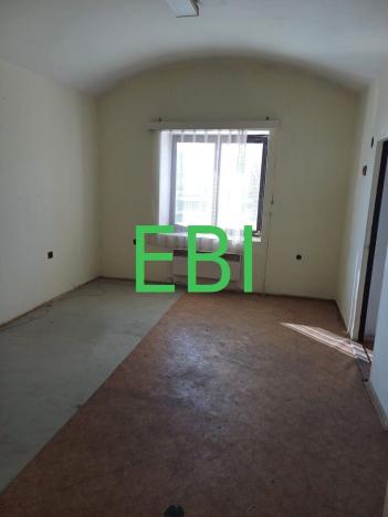 Pronájem skladu, Straškov-Vodochody, 10261 m2