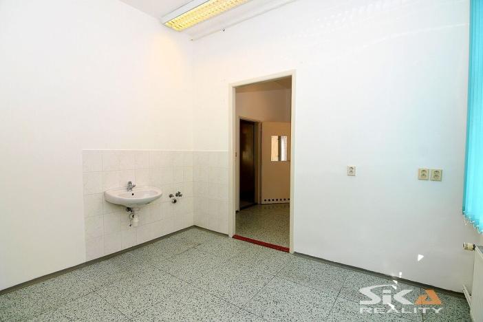 Pronájem komerční nemovitosti, Louny, Sladovnická, 98 m2