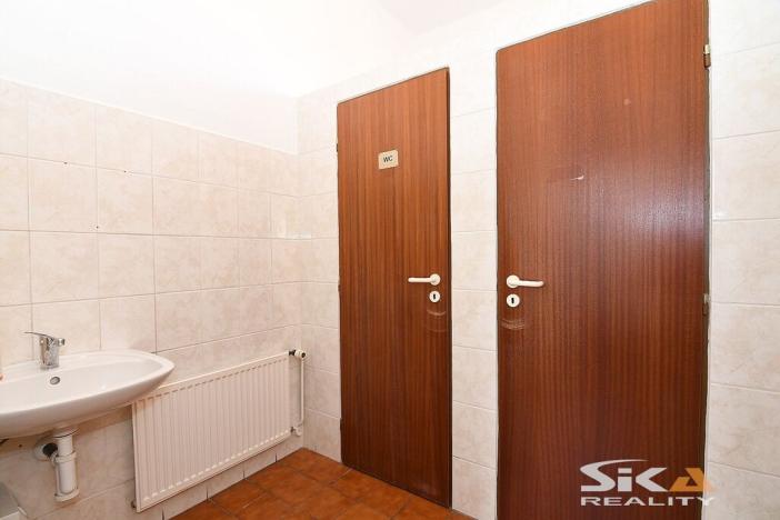 Pronájem komerční nemovitosti, Louny, Sladovnická, 98 m2