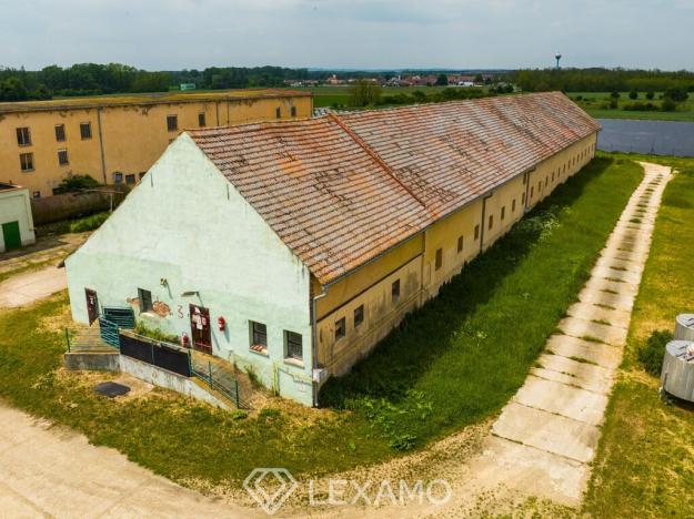 Prodej zemědělského objektu, Krhovice, 4280 m2