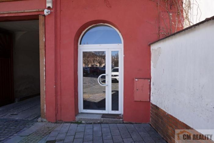 Pronájem obchodního prostoru, Prostějov, nám. Edmunda Husserla, 56 m2