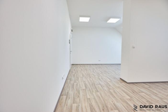 Pronájem kanceláře, Rajhrad, Stará pošta, 33 m2