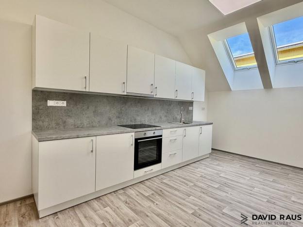 Pronájem kanceláře, Rajhrad, Stará pošta, 33 m2