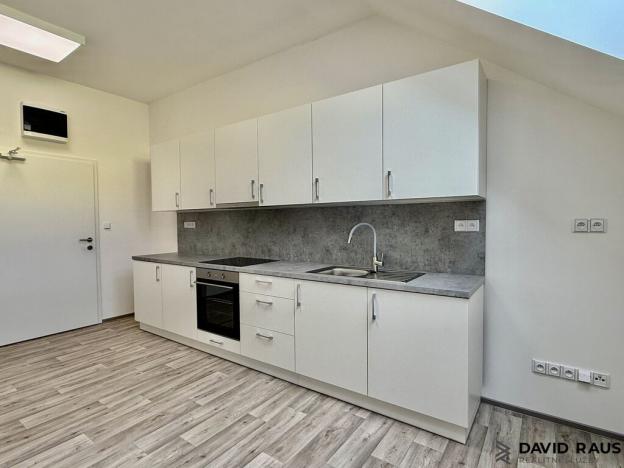 Pronájem kanceláře, Rajhrad, Stará pošta, 33 m2