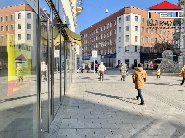 Pronájem obchodního prostoru, Brno, Malinovského náměstí, 91 m2