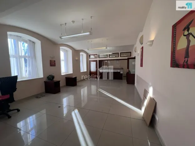 Pronájem obchodního prostoru, Karlovy Vary - Dvory, Chebská, 146 m2