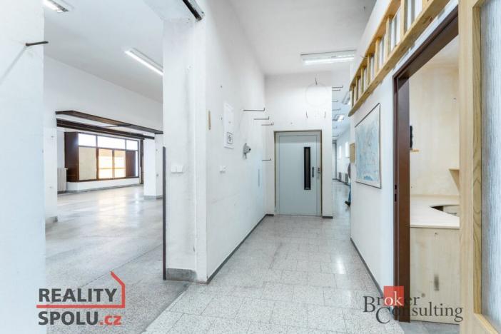 Prodej obchodního prostoru, Pardubice - Zelené Předměstí, Jilemnického, 780 m2