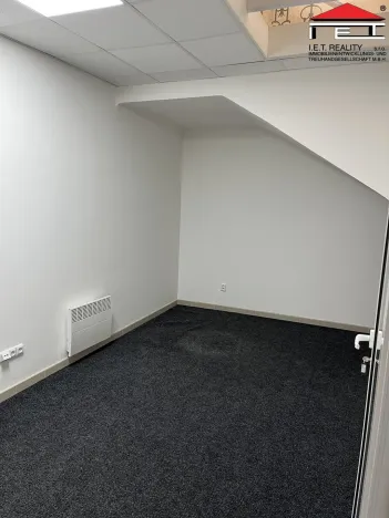 Pronájem kanceláře, Frýdek-Místek - Frýdek, Nádražní, 131 m2