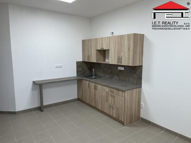 Pronájem kanceláře, Frýdek-Místek, Bruzovská, 402 m2