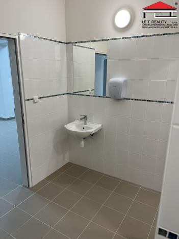 Pronájem kanceláře, Frýdek-Místek, Bruzovská, 402 m2