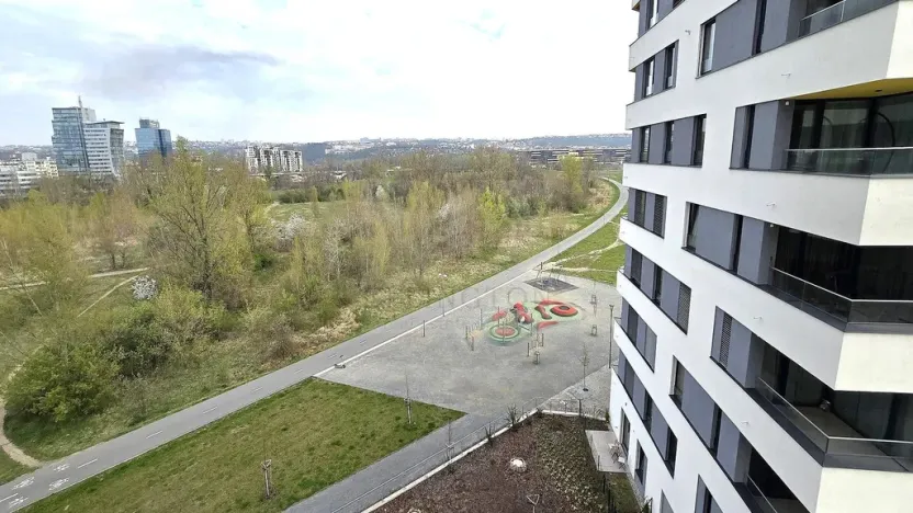 Pronájem bytu 2+kk, Praha - Karlín, Sokolova, 54 m2