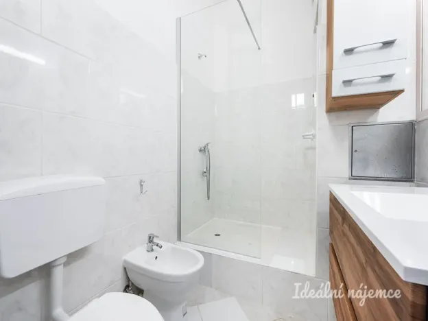 Pronájem bytu 1+kk, Praha - Vinohrady, Chrudimská, 22 m2