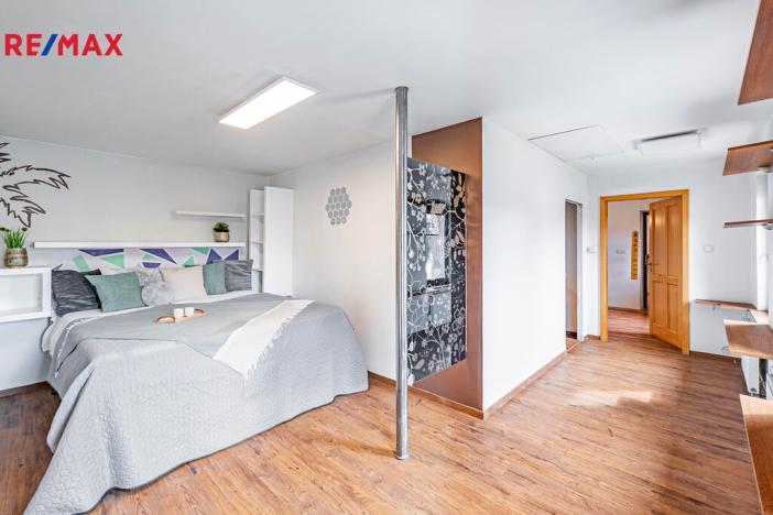 Prodej rodinného domu, Byšice, 5. května, 300 m2