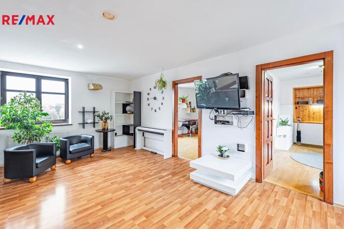 Prodej rodinného domu, Byšice, 5. května, 300 m2