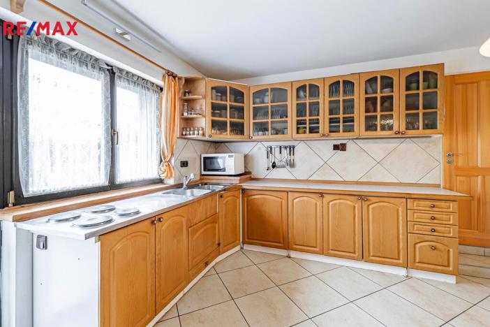 Prodej rodinného domu, Byšice, 5. května, 300 m2