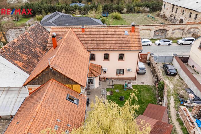 Prodej rodinného domu, Byšice, 5. května, 300 m2