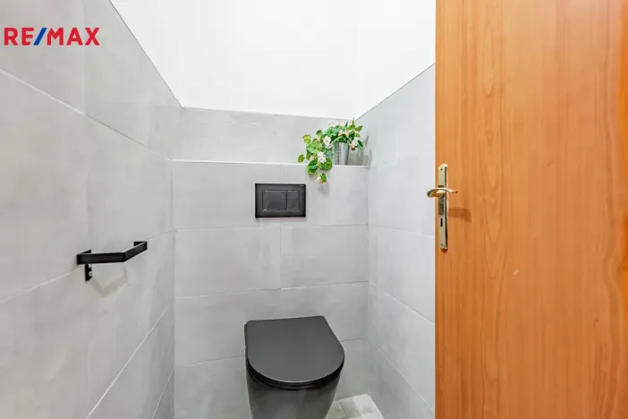 Prodej rodinného domu, Byšice, 5. května, 300 m2