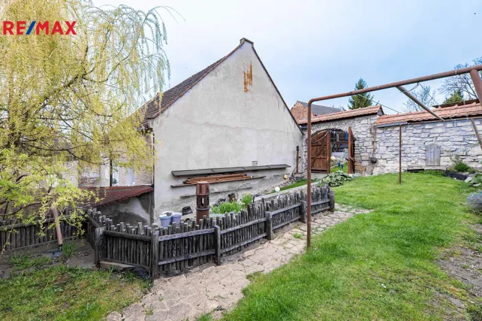 Prodej rodinného domu, Byšice, 5. května, 300 m2