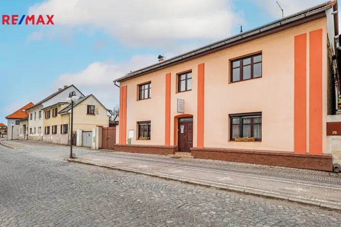 Prodej rodinného domu, Byšice, 5. května, 300 m2