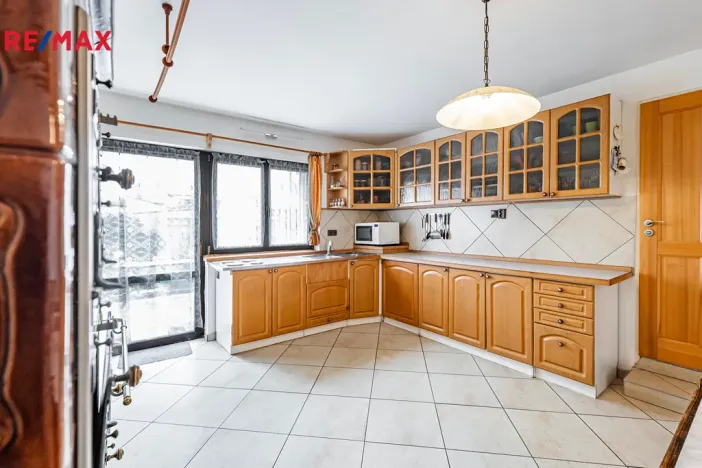 Prodej rodinného domu, Byšice, 5. května, 300 m2