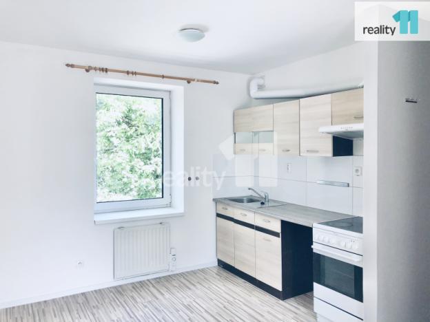 Pronájem bytu 2+kk, Praha - Hrdlořezy, Českobrodská, 75 m2