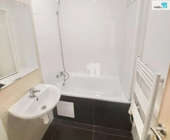 Prodej bytu 2+kk, Praha - Hrdlořezy, Českobrodská, 75 m2