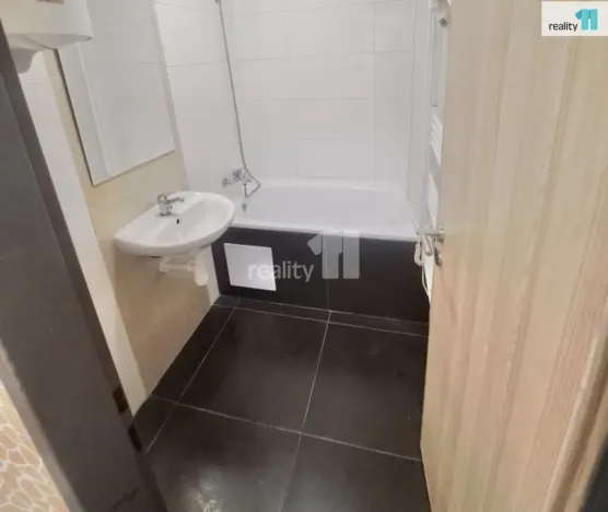 Prodej bytu 2+kk, Praha - Hrdlořezy, Českobrodská, 75 m2