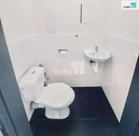 Prodej bytu 2+kk, Praha - Hrdlořezy, Českobrodská, 75 m2