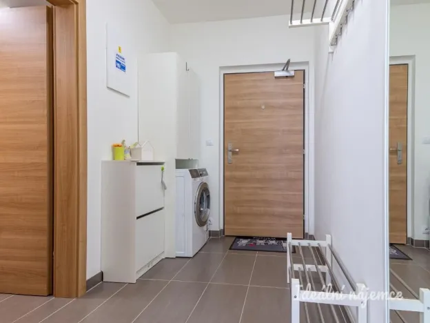 Pronájem bytu 1+kk, Praha - Hloubětín, Modrého, 33 m2