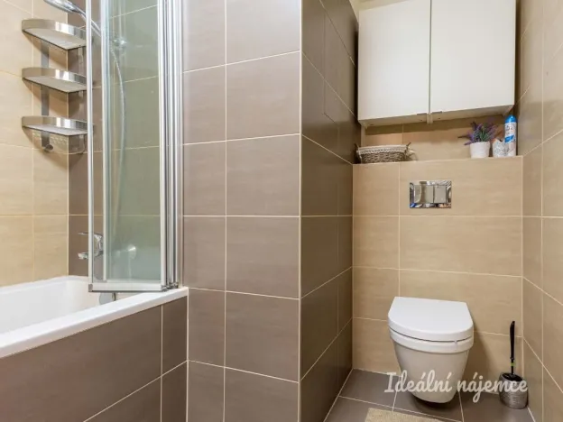 Pronájem bytu 1+kk, Praha - Hloubětín, Modrého, 33 m2