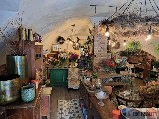 Pronájem obchodního prostoru, Prostějov, nám. Edmunda Husserla, 70 m2