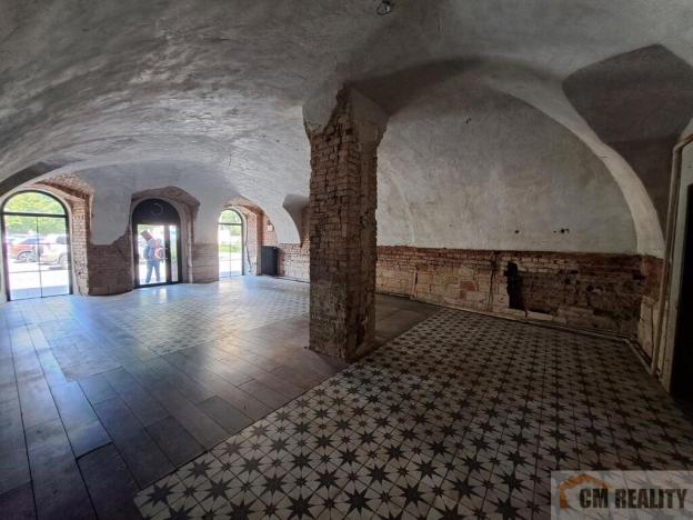 Pronájem obchodního prostoru, Prostějov, nám. Edmunda Husserla, 70 m2