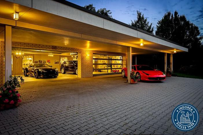 Prodej vily, Malenovice, 900 m2