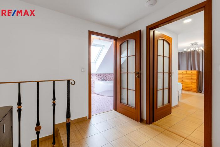 Prodej rodinného domu, Jenišov - Pod Rohem, K Rohu, 210 m2