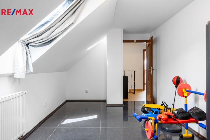 Prodej rodinného domu, Jenišov - Pod Rohem, K Rohu, 210 m2