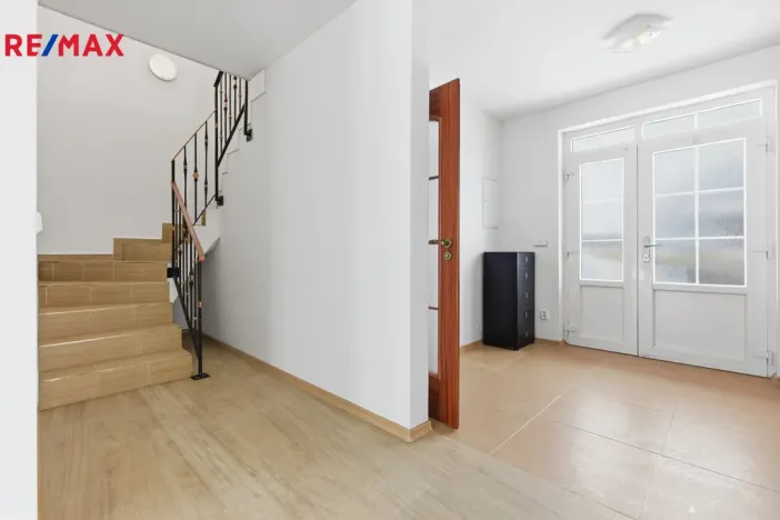 Prodej rodinného domu, Jenišov - Pod Rohem, K Rohu, 210 m2