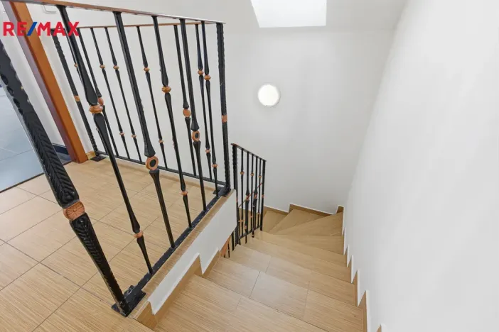 Prodej rodinného domu, Jenišov - Pod Rohem, K Rohu, 210 m2