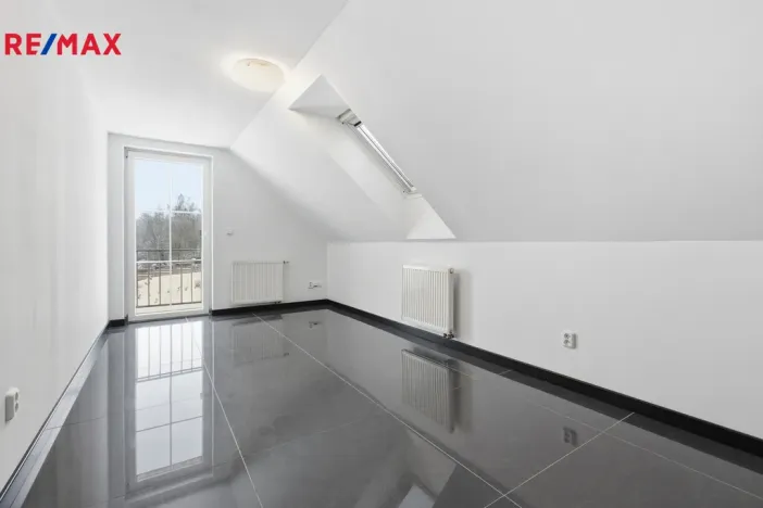 Prodej rodinného domu, Jenišov - Pod Rohem, K Rohu, 210 m2