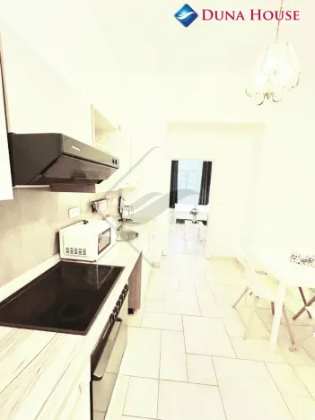 Pronájem bytu 1+1, Praha - Vyšehrad, Neklanova, 33 m2