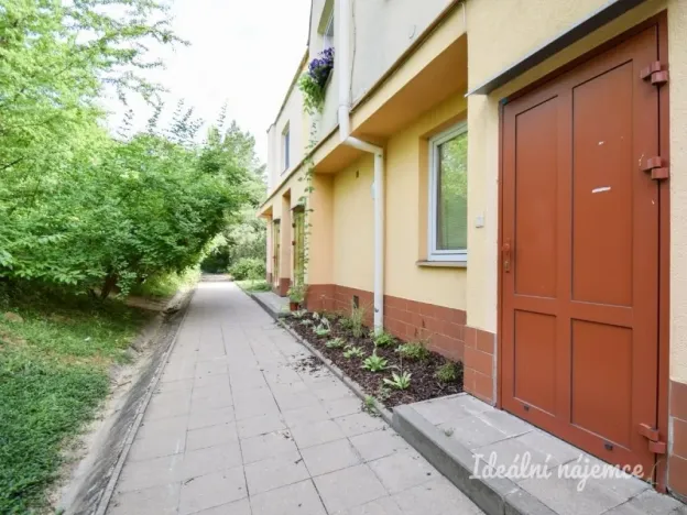 Pronájem bytu 1+kk, Brno - Líšeň, bratří Sapáků, 29 m2