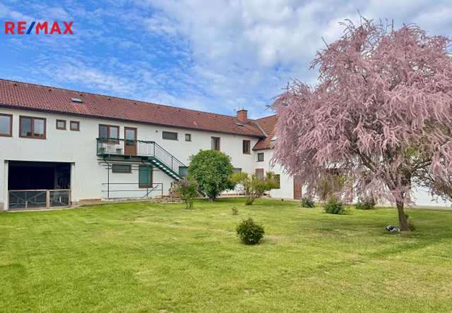 Prodej rodinného domu, Zvěrkovice, 372 m2