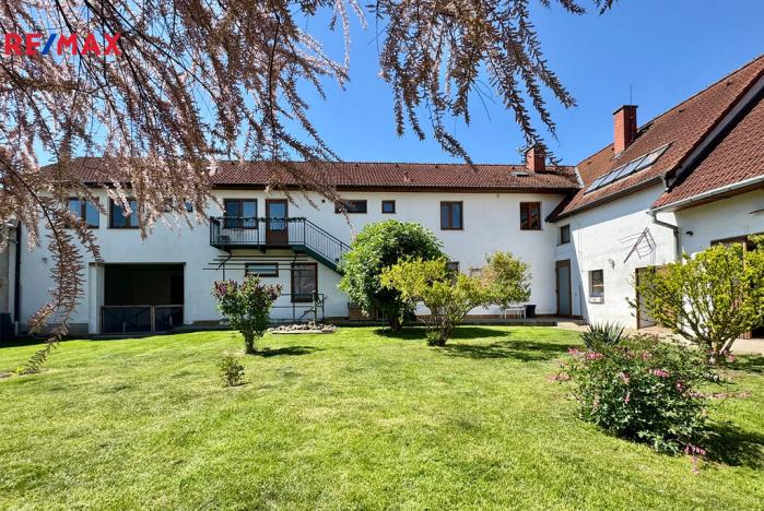 Prodej rodinného domu, Zvěrkovice, 372 m2